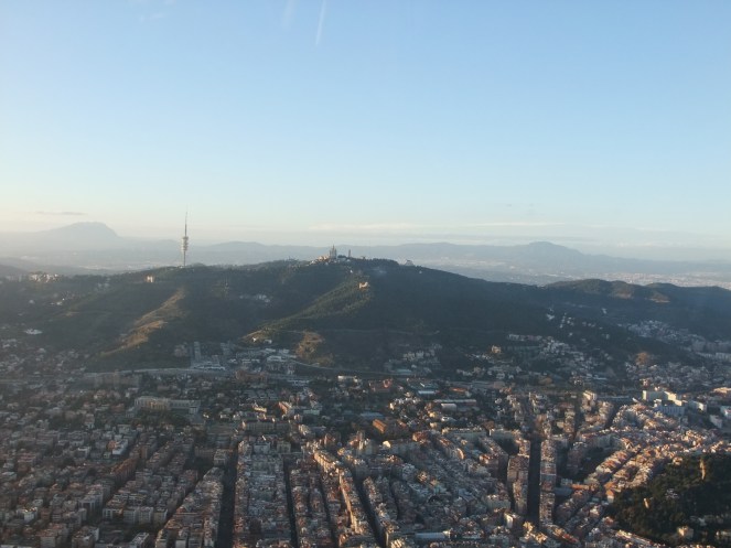 Im Hintergrund der Tibidabo