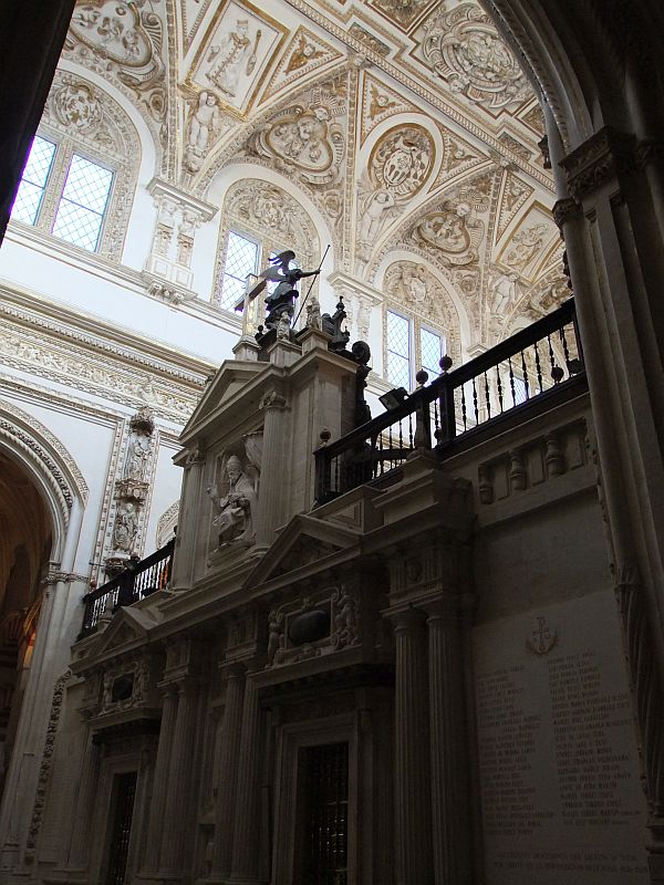 Eine Kirche in der Kirche.